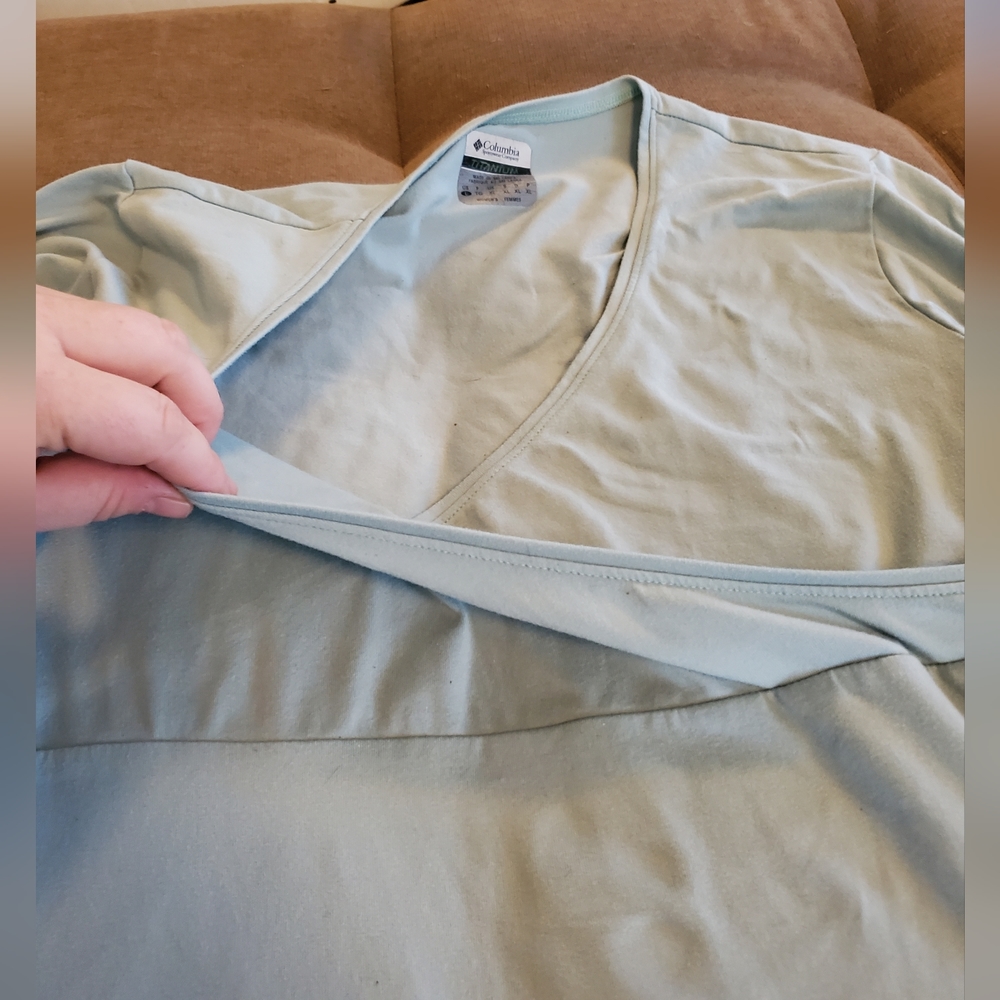 Columbia titanium v neck wrap stretch top size large blue - Picture 5 of 10